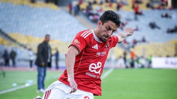 خالد طلعت يفجّرها بالأرقام: هدف وحيد لطاهر محمد طاهر في 31 مباراة مع الأهلي! 1 الأهلي