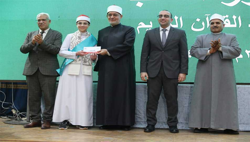 مفتي الجمهورية: جميع المشاركين في مسابقات حفظ القرآن فائزون بالتكريم الإلهي 2 مفتي الجمهورية
