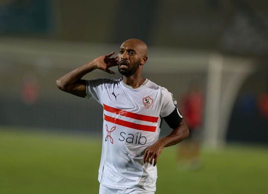 شيكابالا يلتقي طفل «صحاب الأرض» ويهديه قميص الزمالك.. وقرار بتكريمه في مباراة الاتحاد السكندري 1 شيكابالا